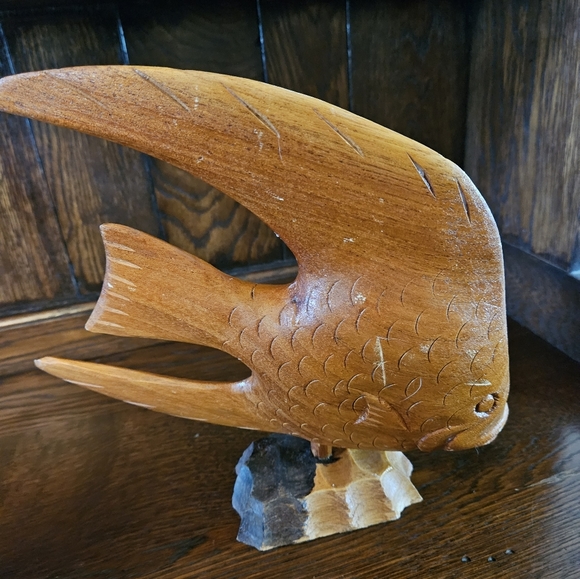 Handcrafted carved wooden angel fish on a stand. - Picture 6 of 10